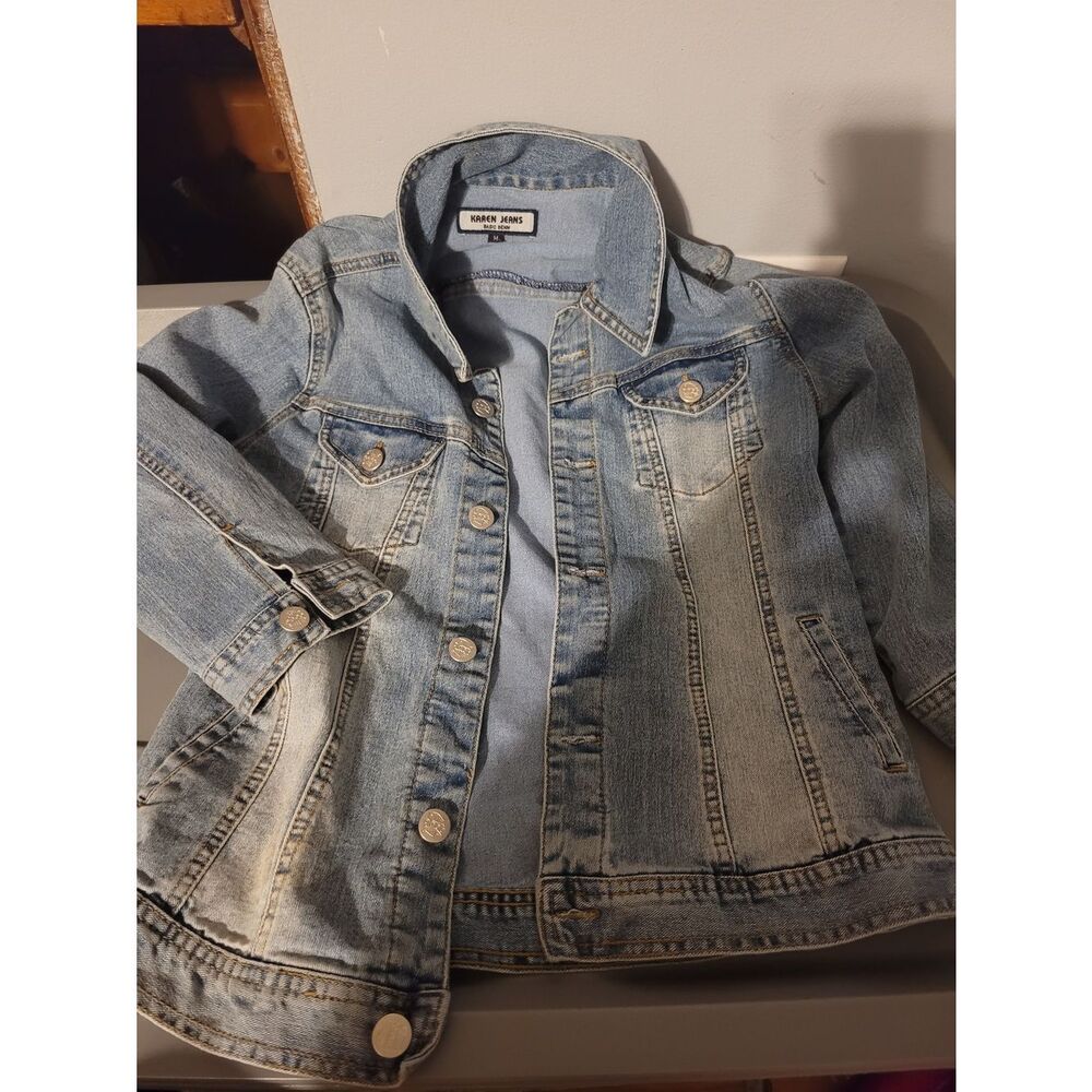 Light Wash Denim Jacket - Women's Classic Jean Jacket
